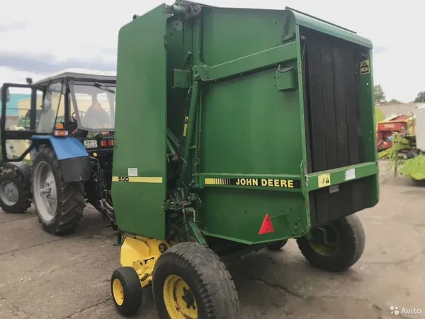 Пресс-подборщик John Deere 550