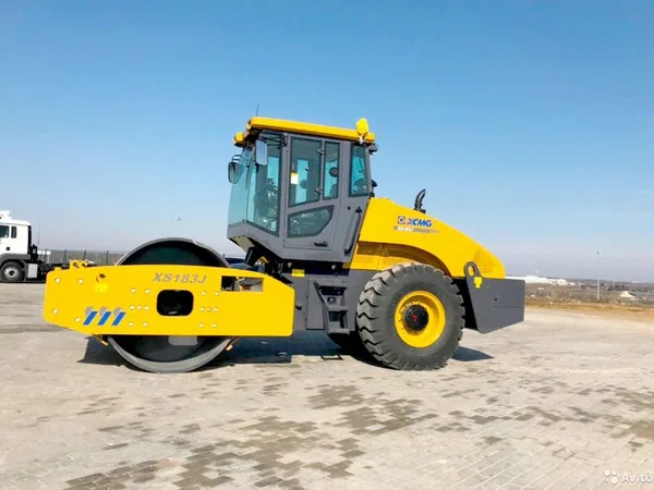 Грунтовый каток XCMG XS183J