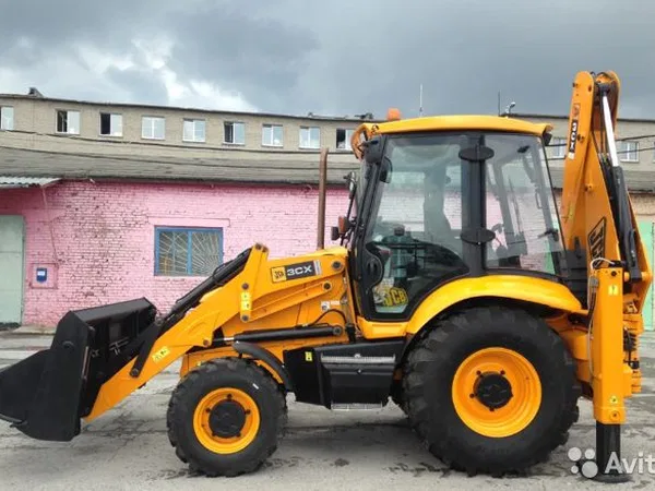 Экскаватор-погрузчик JCB 3CX