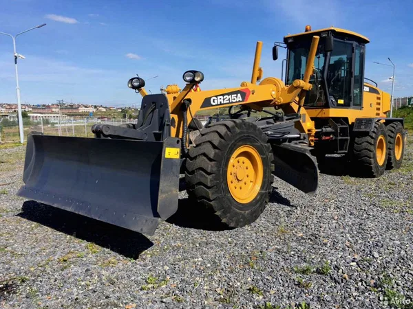 Автогрейдер XCMG GR215A