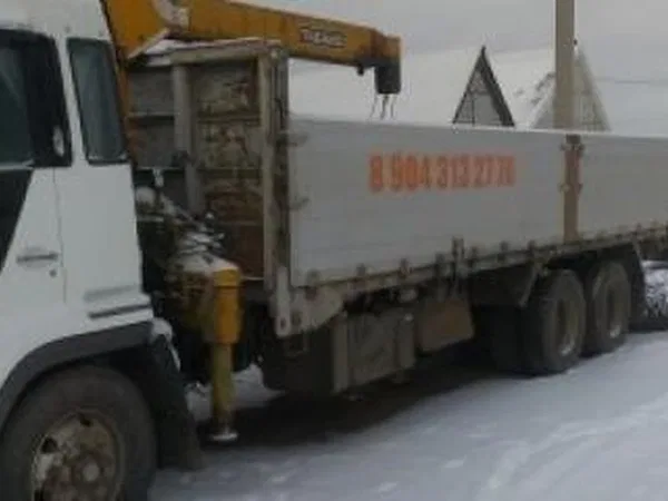 Бортовой грузовик с КМУ HINO Profia