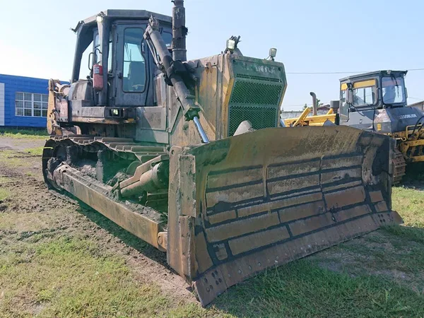 Гусеничный бульдозер Shantui SD32