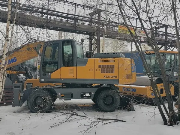 Колесный экскаватор XCMG XE210WB