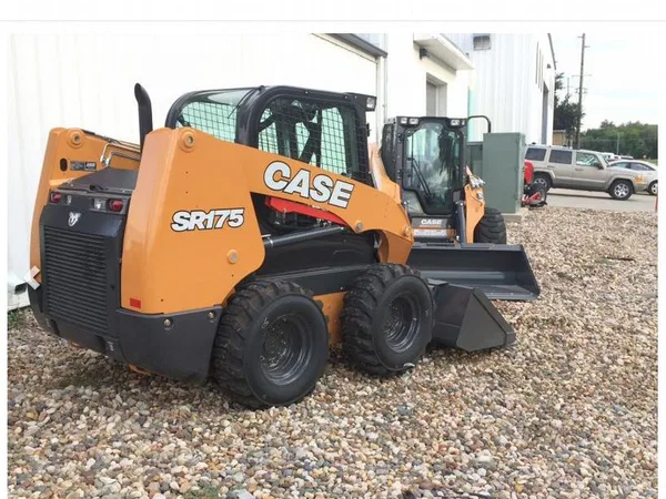 Мини-погрузчик CASE SR175B