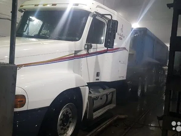 Седельный тягач Freightliner Century