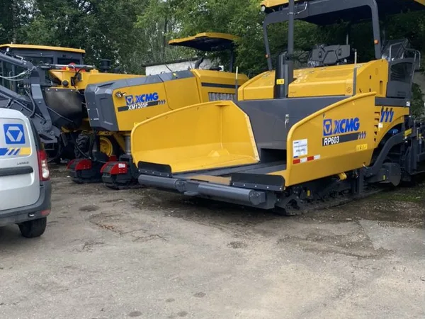 Асфальтоукладчик XCMG RP603