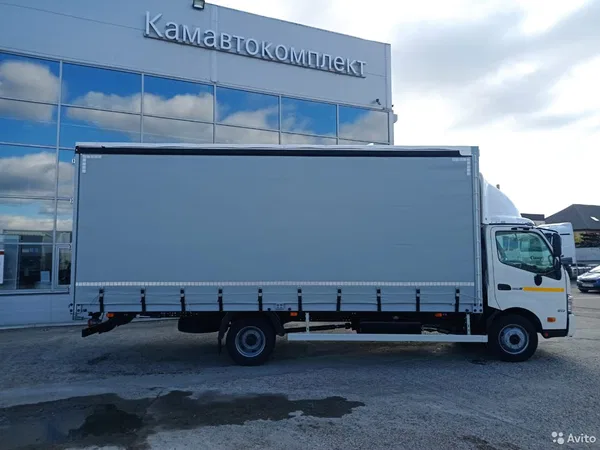 Тентованный автомобиль Hino 300 (Dutro)