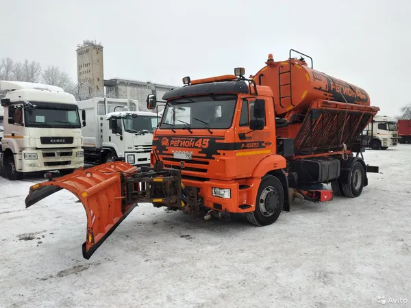 Комбинированная дорожная машина ЗДТ «Регион 45» Р-45.43253 на шасси КамАЗ 43253