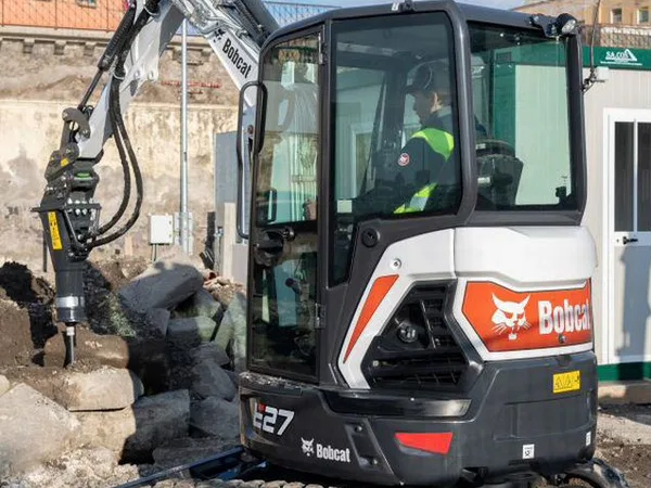 Мини-экскаватор Bobcat E27
