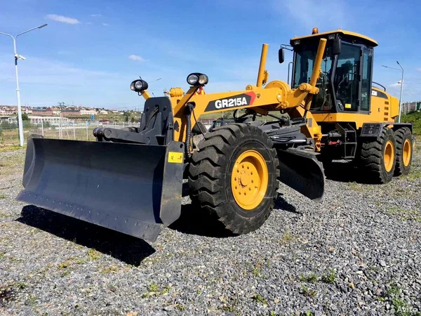 Автогрейдер XCMG GR215A