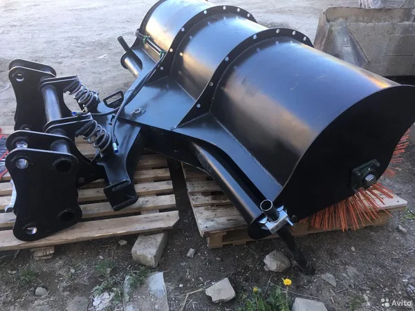 Коммунальная щетка для снега