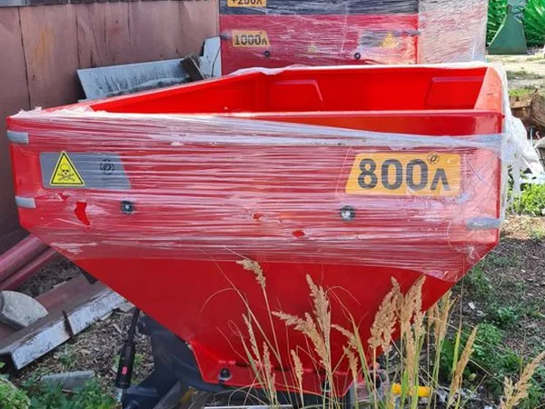 Разбрасыватель удобрений РУМ-800