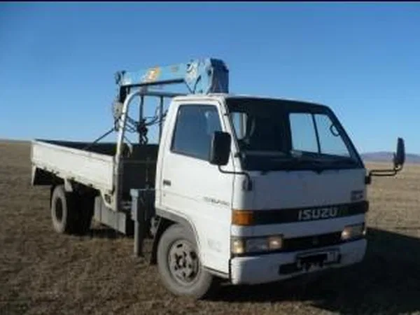 Бортовой грузовик с КМУ ISUZU Elf