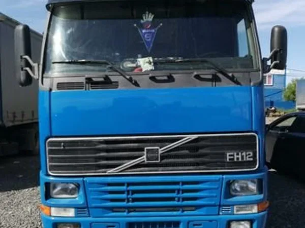 Седельный тягач Volvo FH12