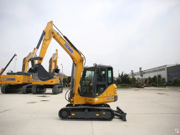 Гусеничный экскаватор XCMG XE150D