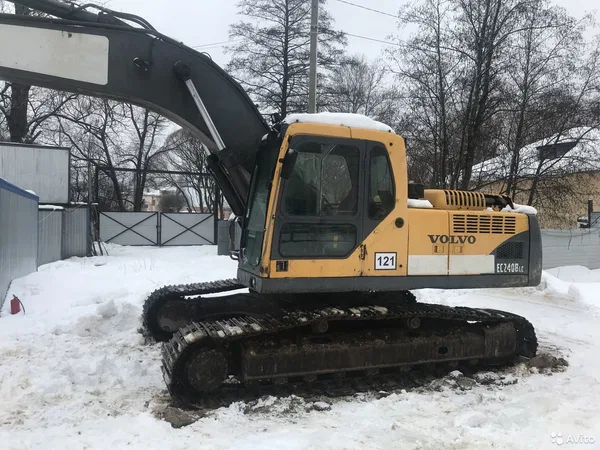 Гусеничный экскаватор Volvo EC240B LC