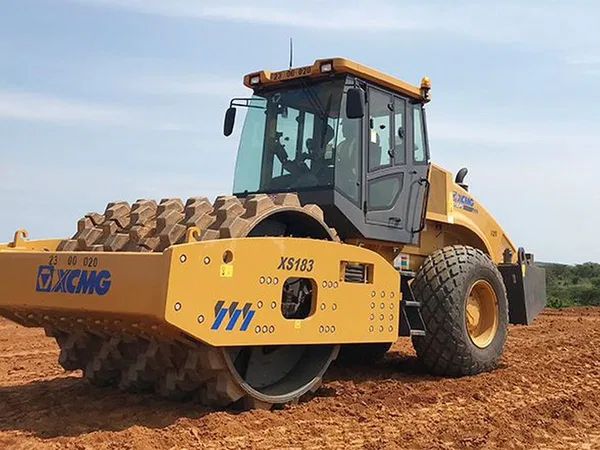 Грунтовый каток XCMG XS183