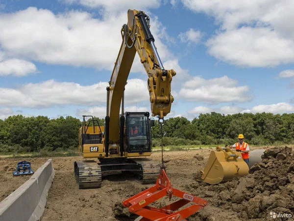 Гусеничный экскаватор Caterpillar 323