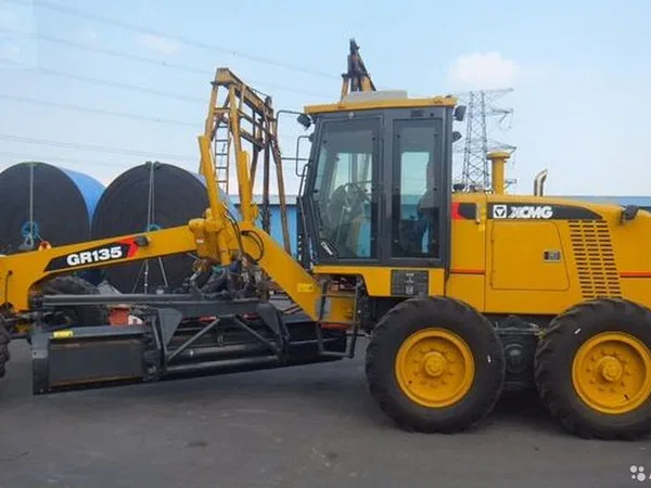Автогрейдер XCMG GR135