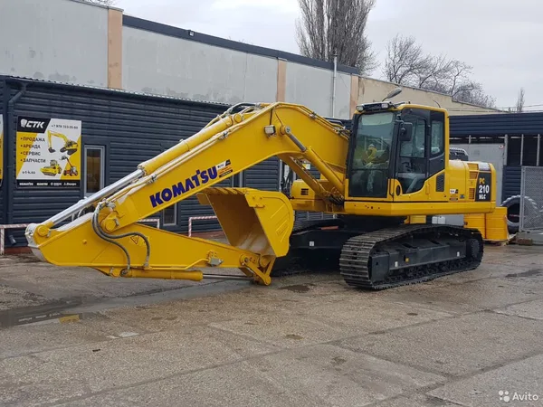 Гусеничный экскаватор Komatsu PC210NLC-8