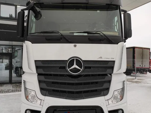 Седельный тягач Mercedes-Benz Actros 1845LS