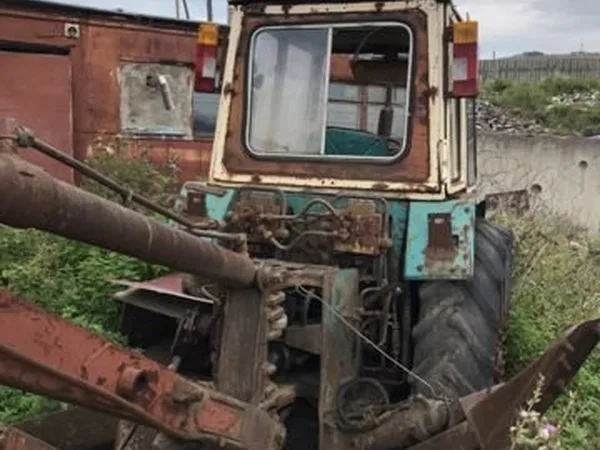 Колесный экскаватор ЮМЗ