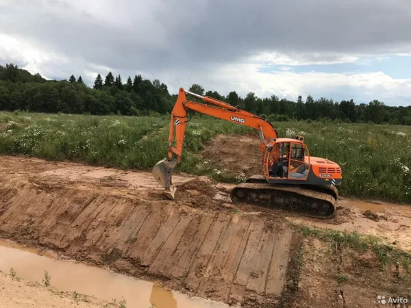 Гусеничный экскаватор UMG E200NC