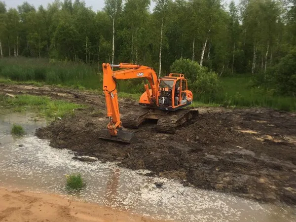 Гусеничный экскаватор UMG E200NC