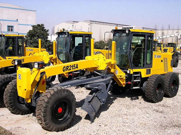 Автогрейдер XCMG GR215A