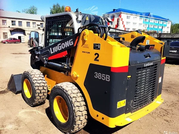 Мини-погрузчик LiuGong CLG385B