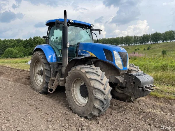 Трактор New Holland T7090