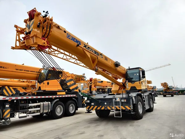 Самоходный кран XCMG XCR35