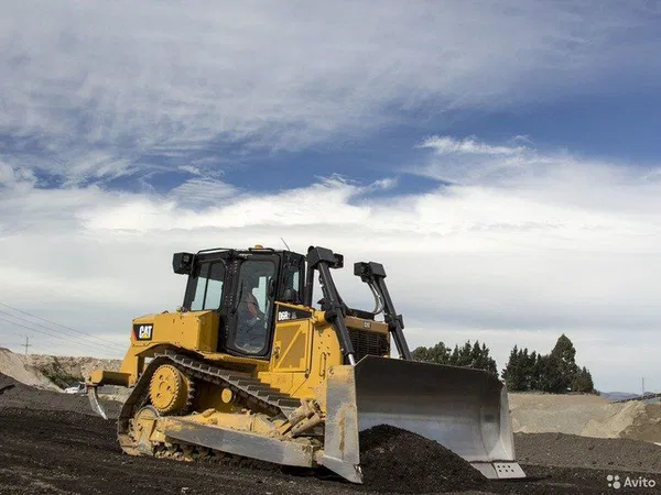 Гусеничный бульдозер Caterpillar D6R2