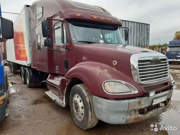 Седельный тягач Freightliner Columbia