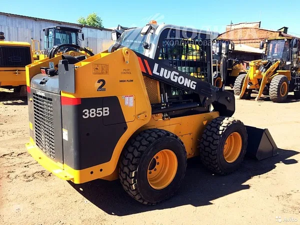 Мини-погрузчик LiuGong CLG385B