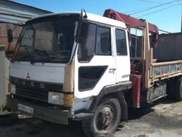 Бортовой грузовик с КМУ Mitsubishi Fuso Fighter