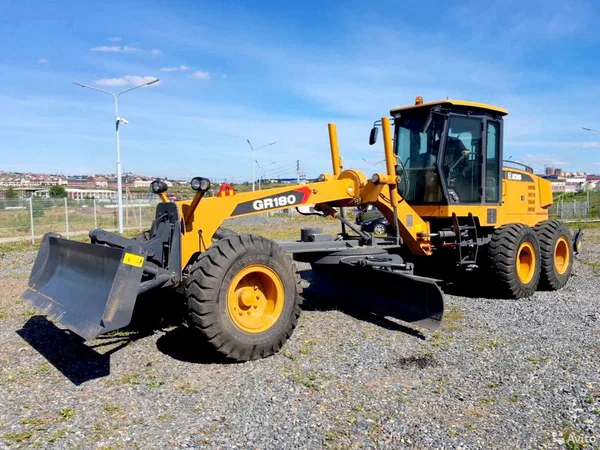 Автогрейдер XCMG GR180