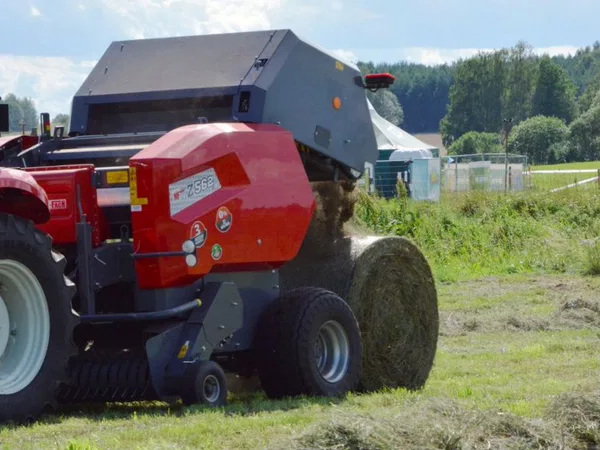 Пресс-подборщик Metal-Fach Z562