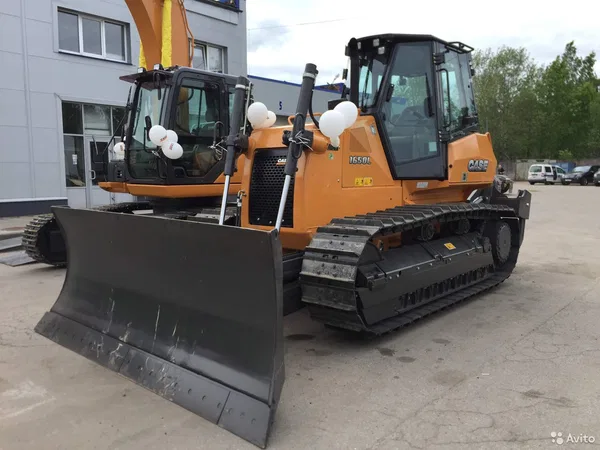 Гусеничный бульдозер CASE 1650L
