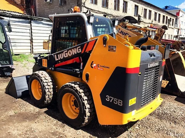 Мини-погрузчик LiuGong CLG375B