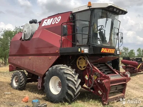 Зерноуборочный комбайн Палессе GS812