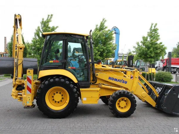 Экскаватор-погрузчик Komatsu WB93R-5E0