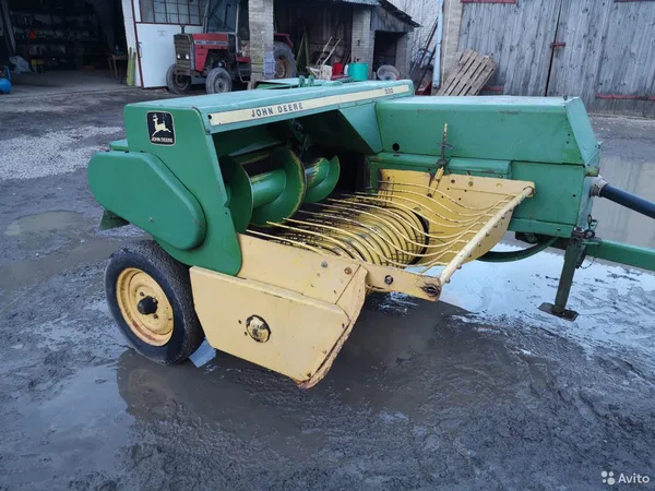 Пресс-подборщик John Deere 330