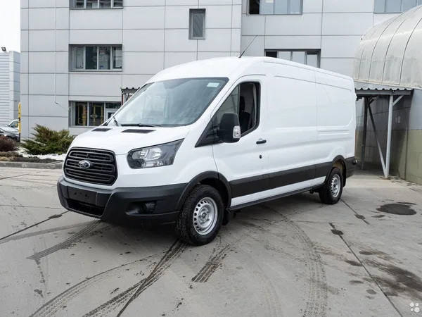 Цельнометаллический фургон Ford Transit