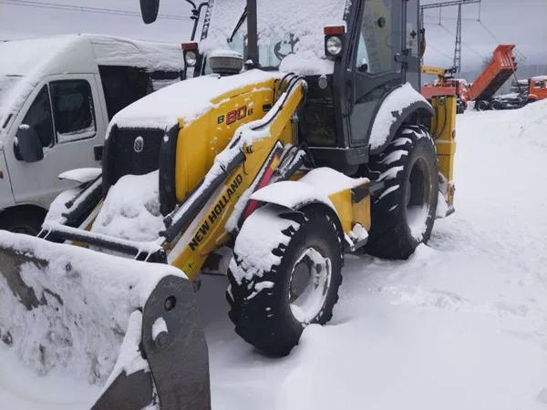 Экскаватор-погрузчик New Holland B80B