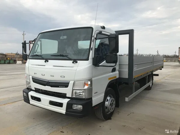 Бортовой автомобиль Mitsubishi Fuso Canter