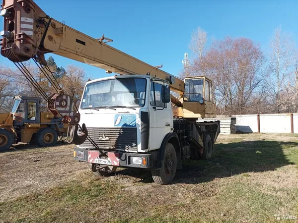 Автокран Угличмаш КС-5337 на шасси МАЗ 533702