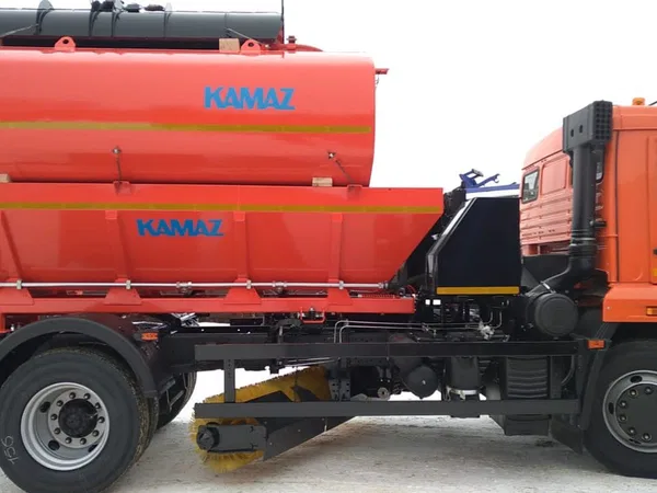 Комбинированная дорожная машина КО-806 на шасси КамАЗ 43253-3010-69
