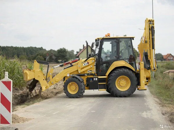 Экскаватор-погрузчик Caterpillar 432