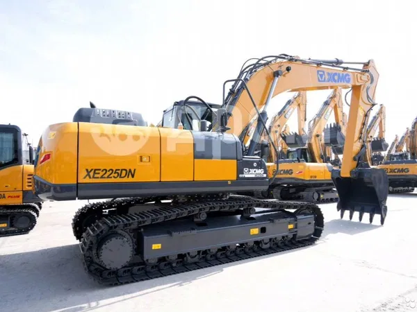 Гусеничный экскаватор XCMG XE225DN